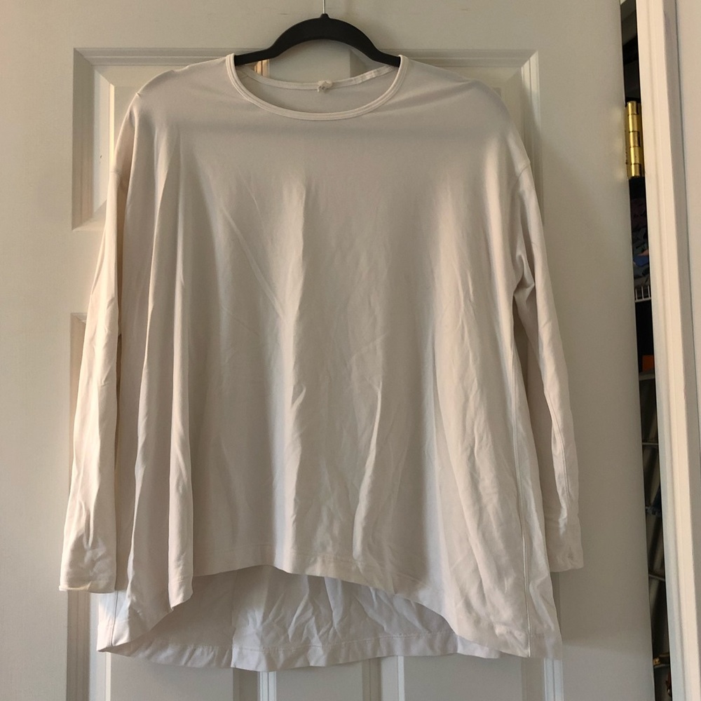 White lululemon long sleeve shirt